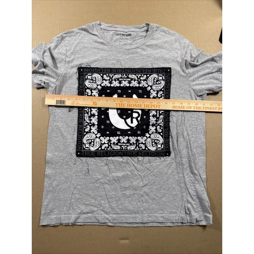 true‎ religion t shirt, Large Patch Logo, Size Large